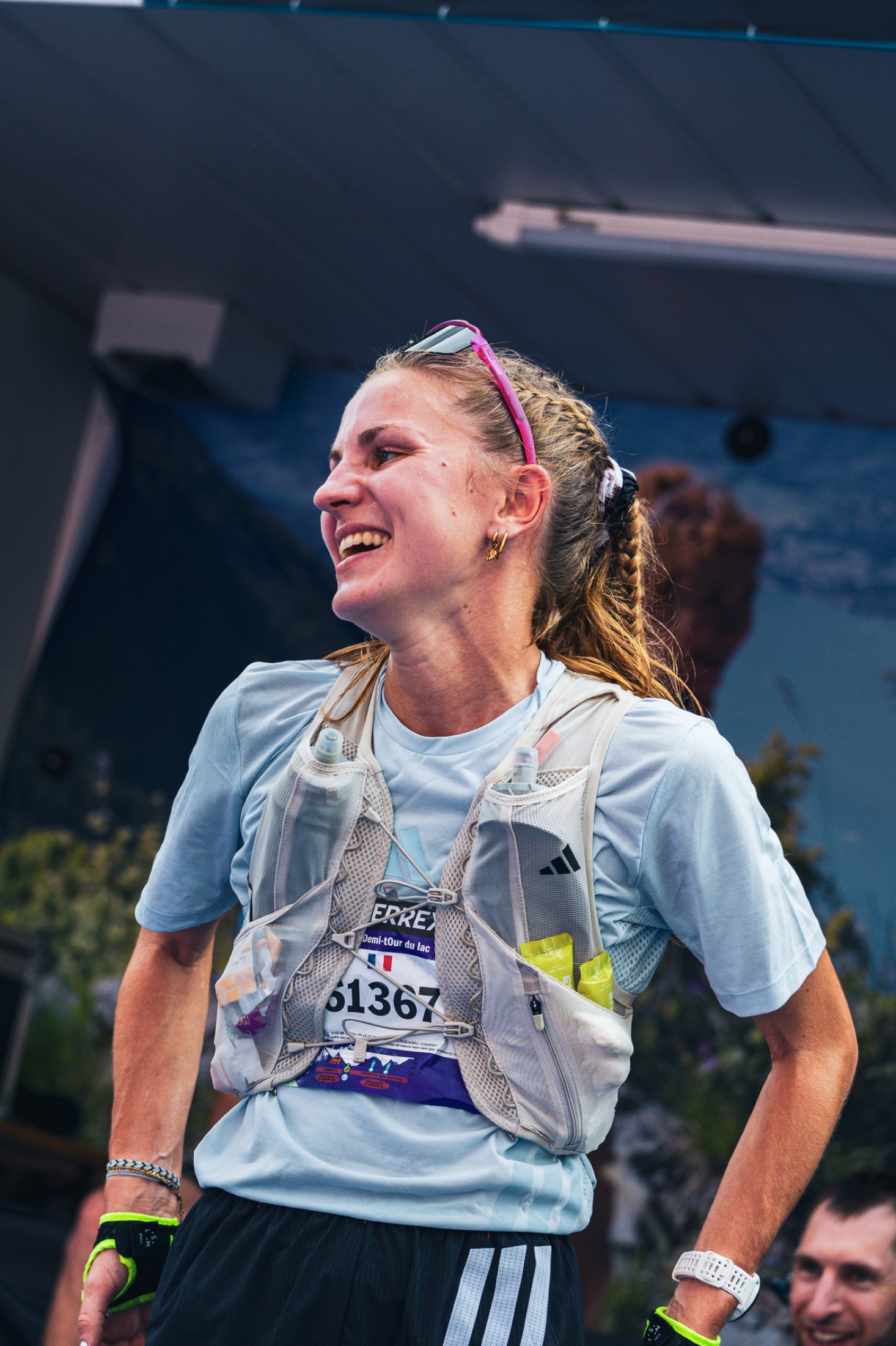 Athlète souriante après sa course