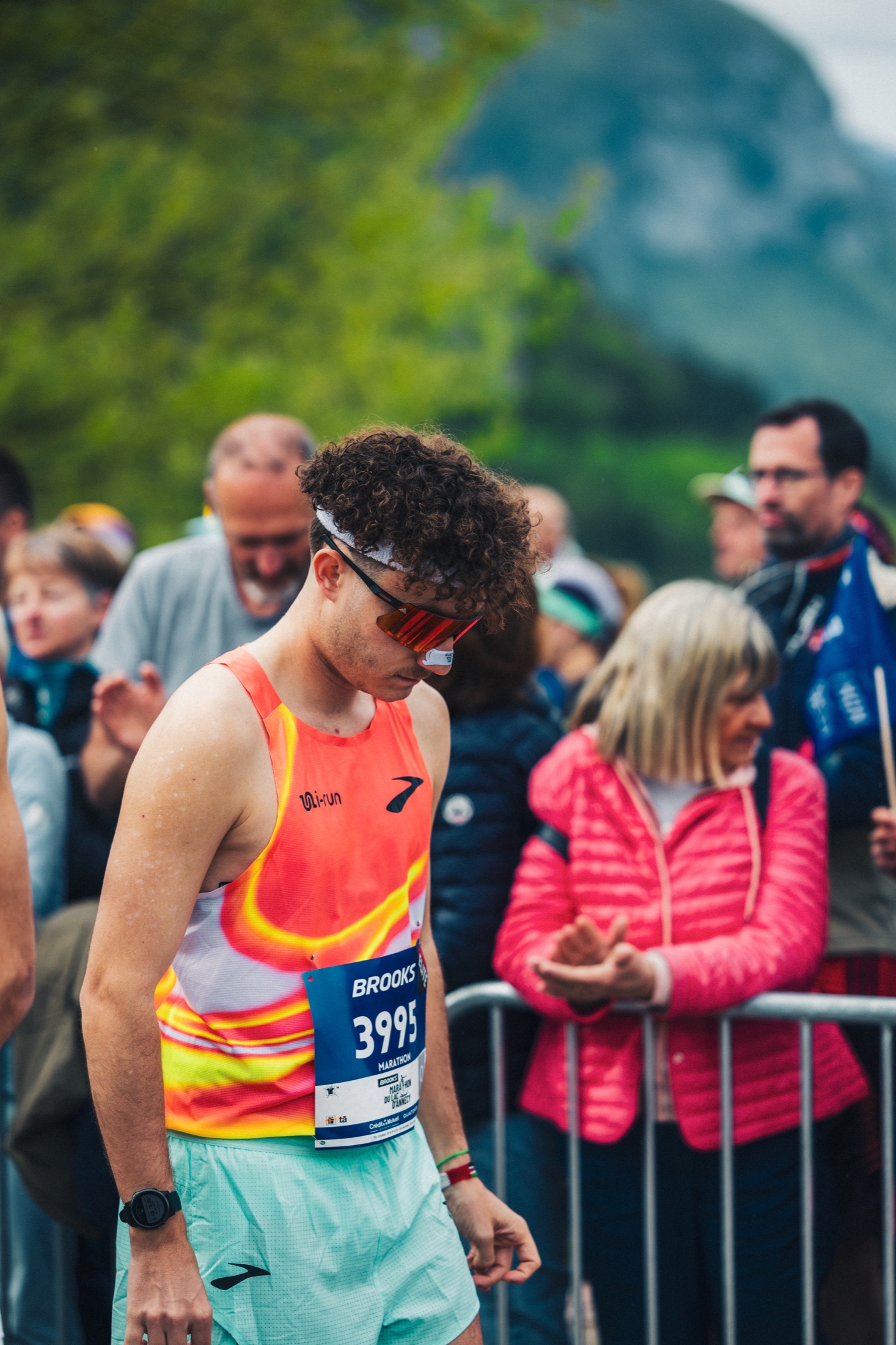 Coureur concentré dans la zone de départ